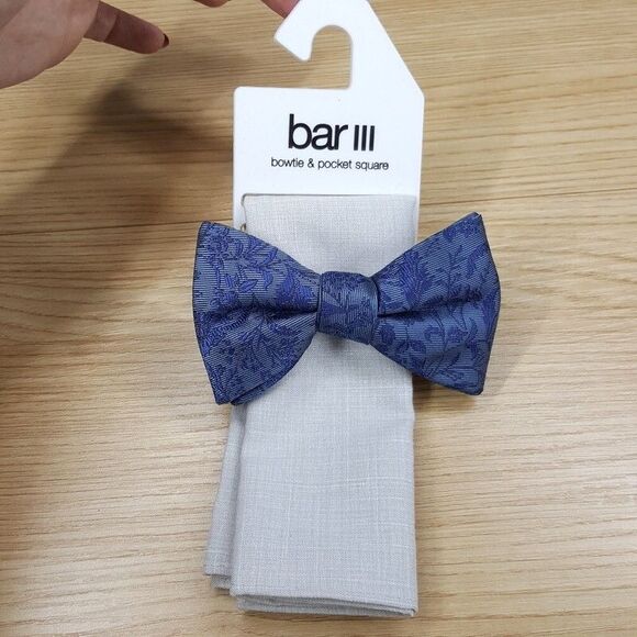 BAR III Mens Blue Floral Brocade Textured Bow Tie Gray Pocket Square Set - Picture 1 of 4
